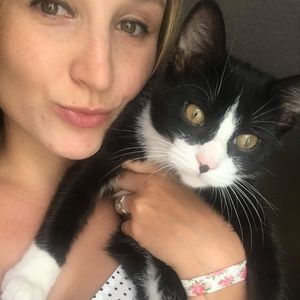 Meet your Posher, Hayley